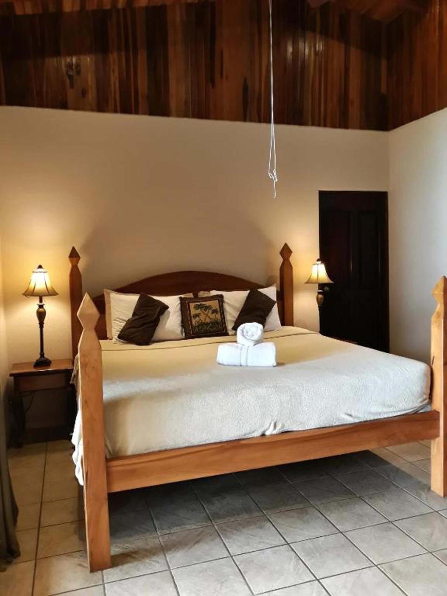 Hotel Mango Moon